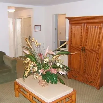 Suite Room 1 king Bed + Parlor Room