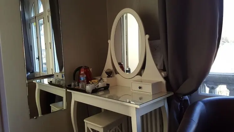 Double Room, Balcony (Queen Bed)