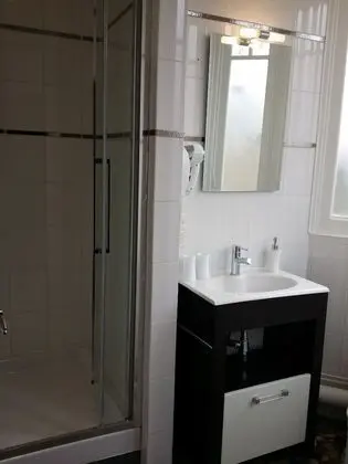 Double Room, Balcony (Queen Bed)