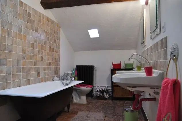 Tek Büyük Yataklı Oda, Özel Banyo (La Pape)