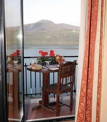 Tek Büyük Yataklı Oda, 1 Çift Kişilik Yatak, Göl Manzaralı