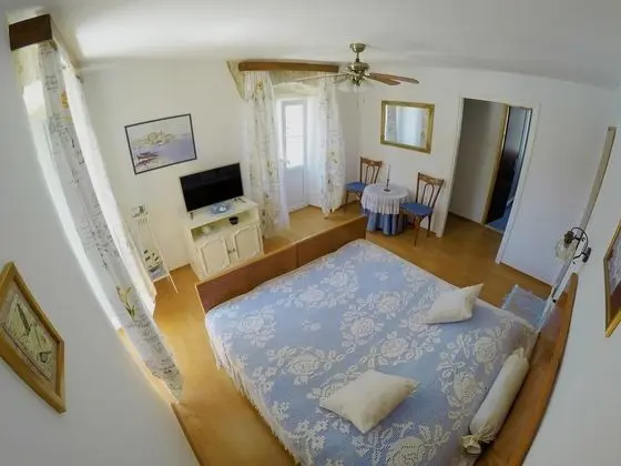 Comfort Tek Büyük Yataklı Oda