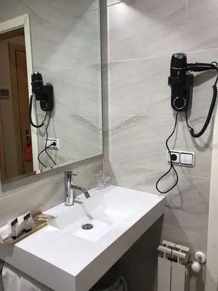 Basic Tek Büyük veya İki Ayrı Yataklı Oda