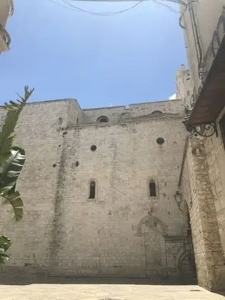 Üç Kişilik Oda