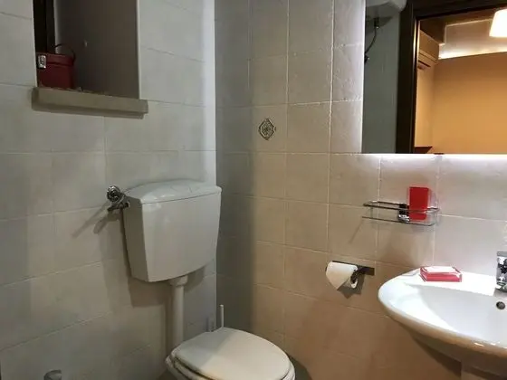 Üç Kişilik Oda