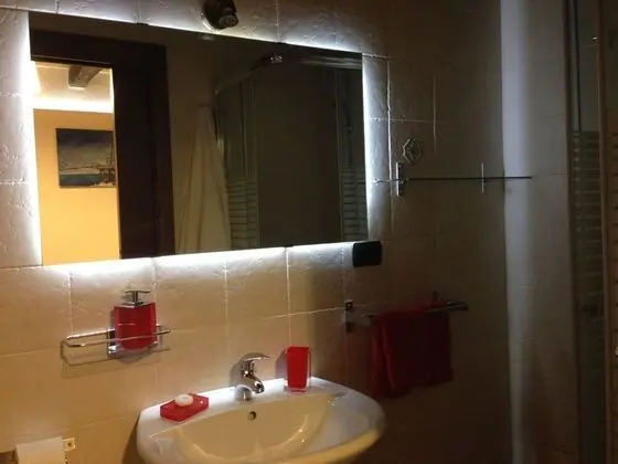 Üç Kişilik Oda