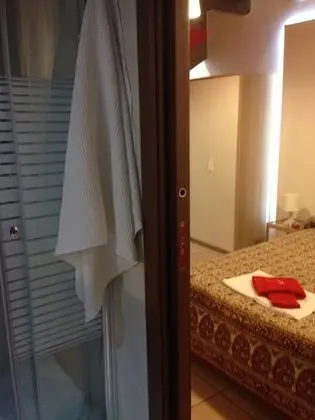 Üç Kişilik Oda