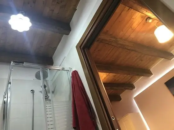 Üç Kişilik Oda