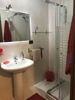 Üç Kişilik Oda