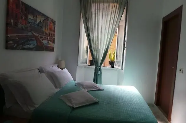 Basic Tek Büyük Yataklı Oda