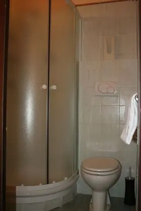 Basic Tek Büyük Yataklı Oda