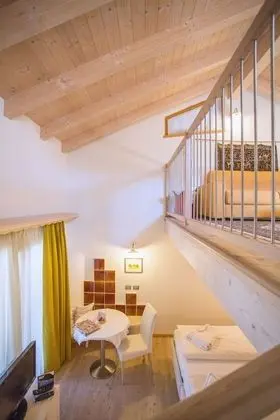 Junior Süit (with Mezzanine)