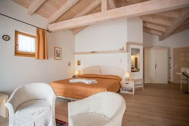 Junior Tek Büyük veya İki Ayrı Yataklı Oda