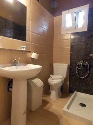 Tek Büyük veya İki Ayrı Yataklı Oda, Bahçe Manzaralı (Back view)