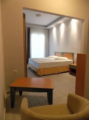 Üç Kişilik Oda, Deniz Manzaralı