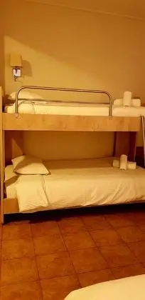 Üç Kişilik Oda, Deniz Manzaralı