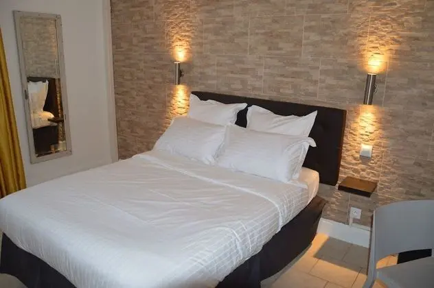 Traditional Tek Büyük Yataklı Oda