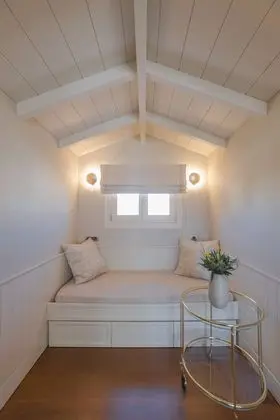 Deluxe Queen Suite