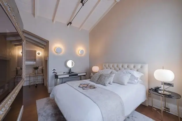 Deluxe Queen Suite