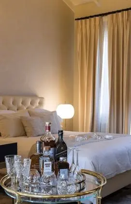 Deluxe Queen Suite
