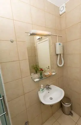 Tek Büyük Yataklı Oda (Deluxe Double Room with Sea View)