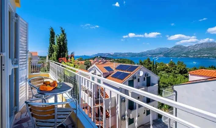 Tek Büyük Yataklı Oda (Superior Double Room with Balcony)