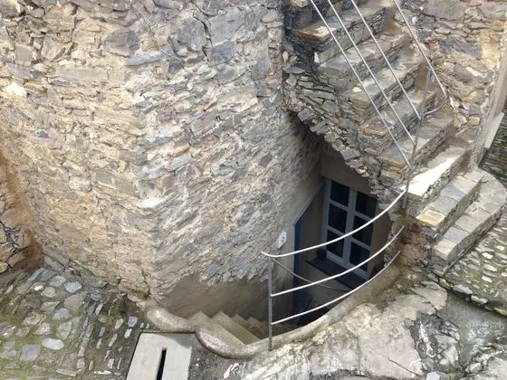 Apart Daire, 1 Büyük (Queen) Boy Yatak ve Çekyat