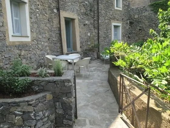 Apart Daire, 1 Büyük (Queen) Boy Yatak ve Çekyat