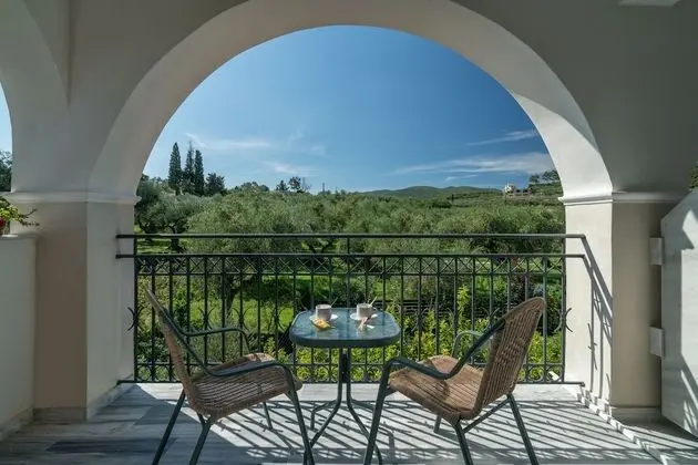Tek Büyük Yataklı Oda, Balkon, Bahçe Manzaralı