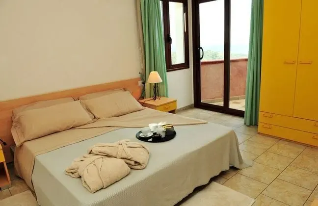 Comfort Tek Büyük Yataklı Oda