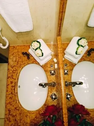 Üç Kişilik Oda, Şehir Manzaralı