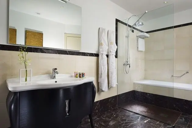 Deluxe Tek Büyük Yataklı Oda, Resort Manzaralı