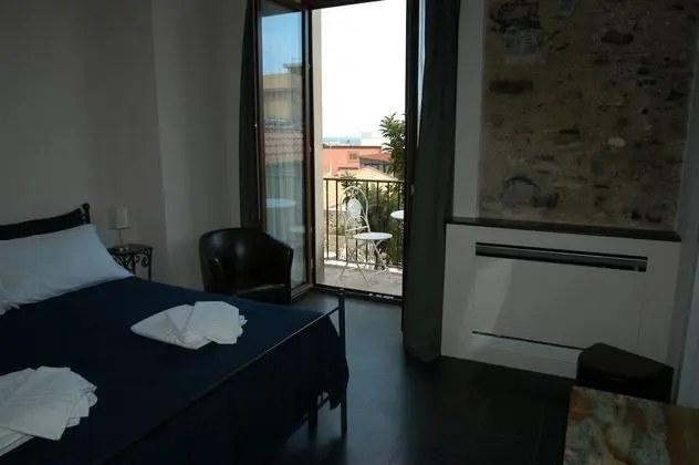 Deluxe Tek Büyük Yataklı Oda, Balkon, Kısmi Deniz Manzaralı (Nespolo)