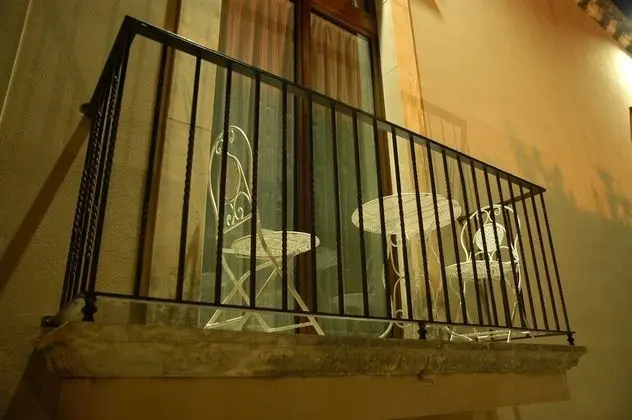 Deluxe Tek Büyük Yataklı Oda, Balkon, Kısmi Deniz Manzaralı (Nespolo)