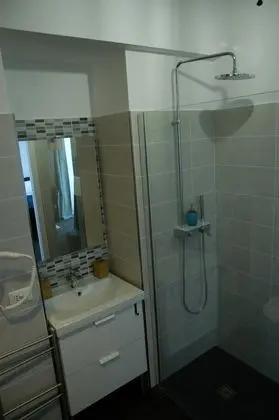 Deluxe Tek Büyük Yataklı Oda, Balkon, Kısmi Deniz Manzaralı (Nespolo)