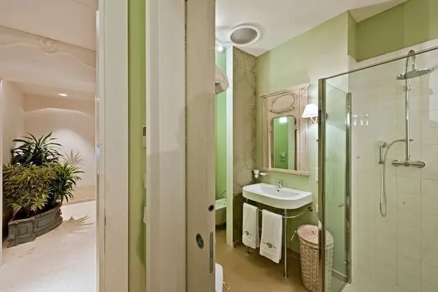 Superior Tek Büyük Yataklı Oda