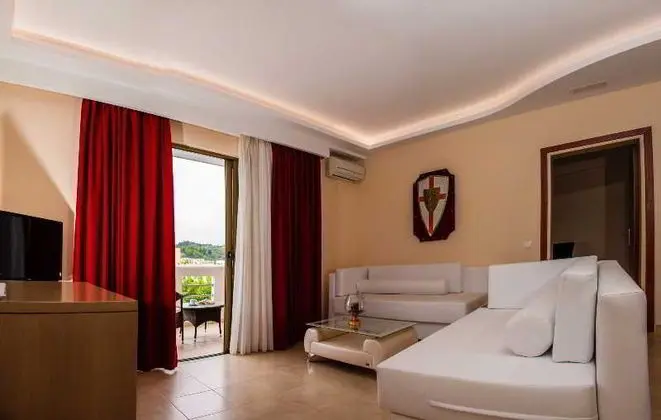 1 Çift Kişilik Veya 2 Tek Kişilik Yatak Grand Deluxe