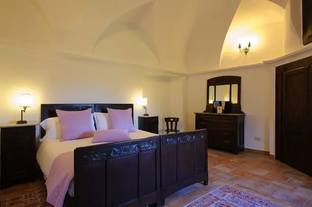 Büyük Yataklı Tek Kişilik Oda