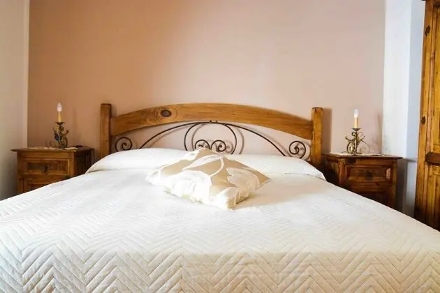 Classic Tek Büyük veya İki Ayrı Yataklı Oda, Kısmi Deniz Manzaralı