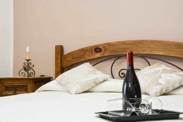 Classic Tek Büyük veya İki Ayrı Yataklı Oda, Kısmi Deniz Manzaralı