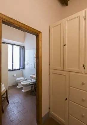 Tek Büyük Yataklı Oda, Ek Bina