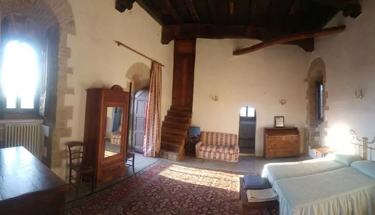 Tek Büyük veya İki Ayrı Yataklı Oda (Tower - I floor)