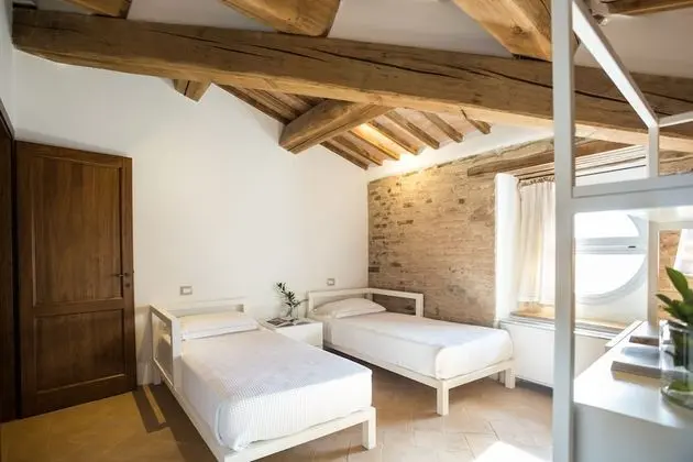 Deluxe Tek Büyük Yataklı Oda (Silentivm)