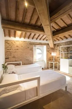 Deluxe Tek Büyük Yataklı Oda (Silentivm)