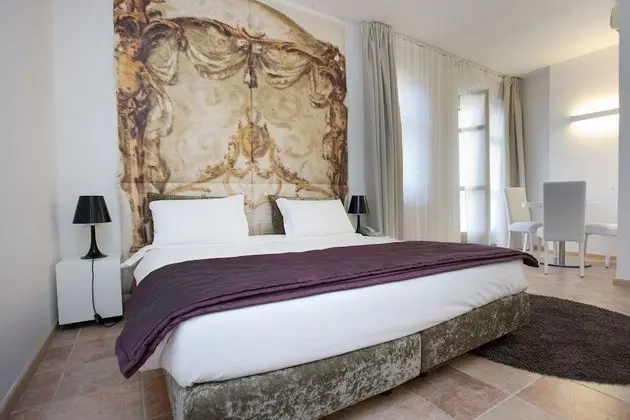 Junior Tek Büyük Yataklı Oda