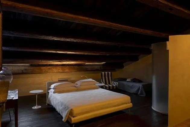 Standard Tek Büyük Yataklı Oda