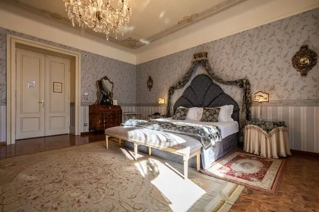 Junior Süit, 1 Büyük (Queen) Boy Yatak, Sigara İçilmez