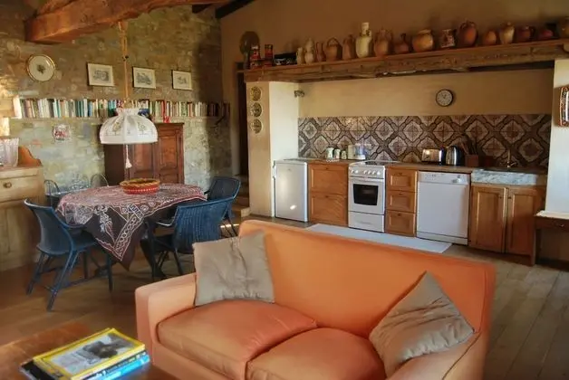 Üç Kişilik Oda (private external bathroom - Beatrice)