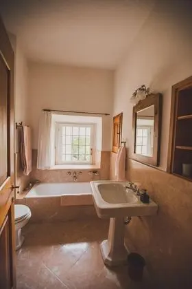 Üç Kişilik Oda (private external bathroom - Beatrice)