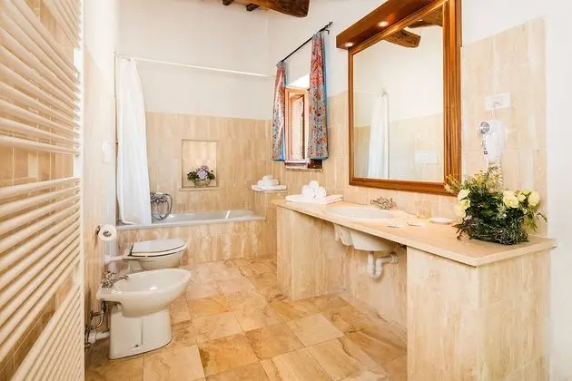 Superior Tek Büyük veya İki Ayrı Yataklı Oda